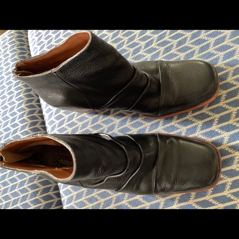 Kork-Ease black leather booties Size 8 - Picture 2 of 7